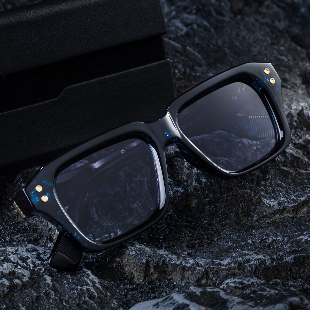 New Fashion Square Frame Designer Sunglasses Unique Small Frame High-End Trendy Sun Protection Sunglasses For Men