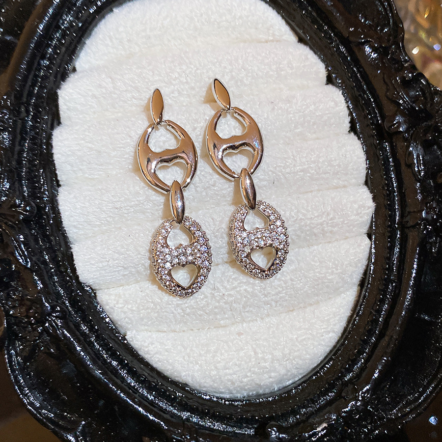 fashionable European and American minimalist style, simple earrings with a light luxury and high-end feel elegant earrings - view 8