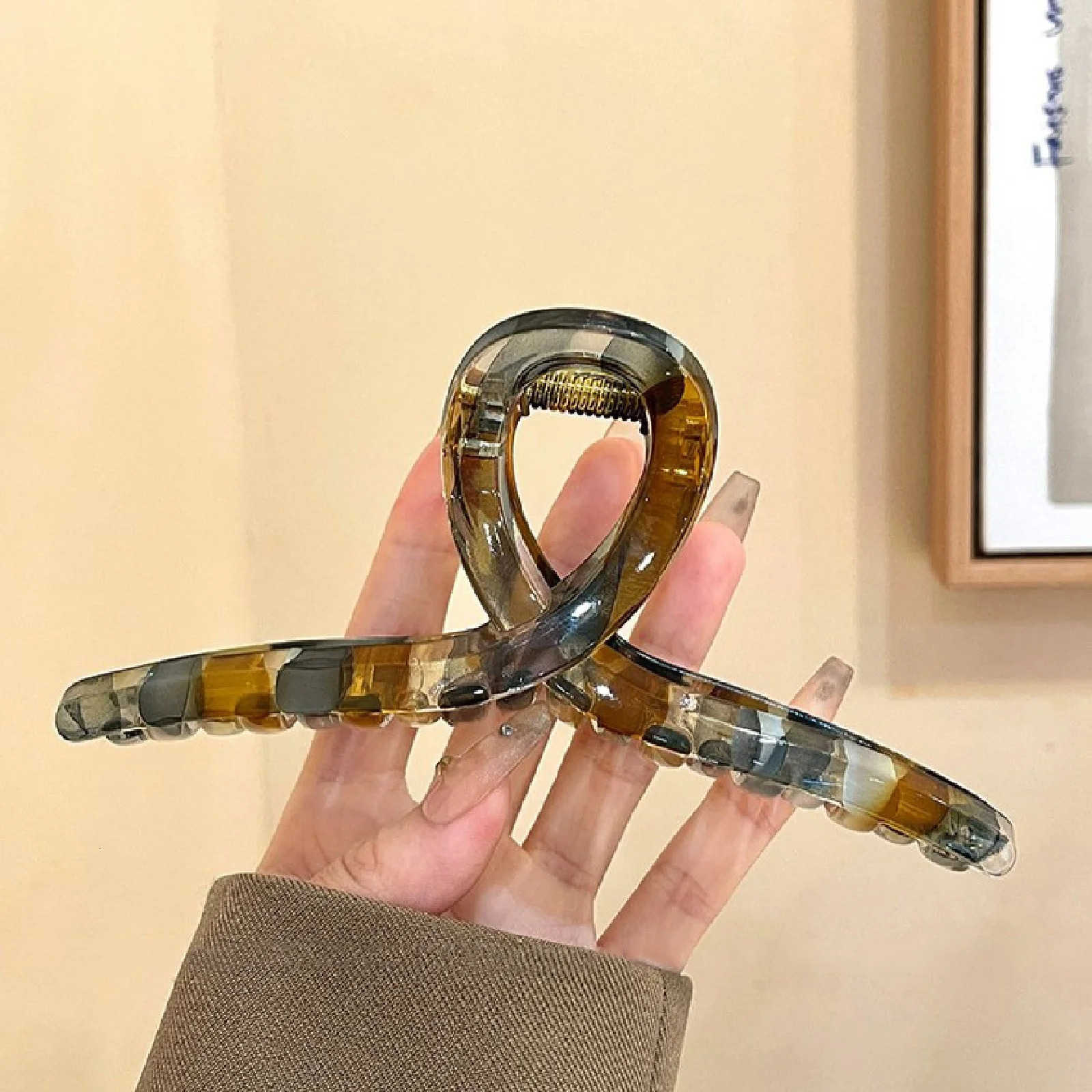 1PC Retro Literary Style Color Blocking Grab Clip Female Large Shark Clip Premium Back of Head Hair Clip Hair Acc260528BJ