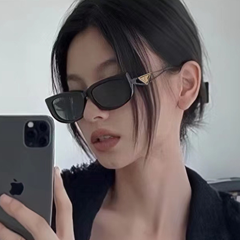Designer Womens Sunglasses Trendy Small Rectangle Frame Hollow Triangle Metal Logo Leg Shades Outdoor Travel Beach Driving Sun Glasses