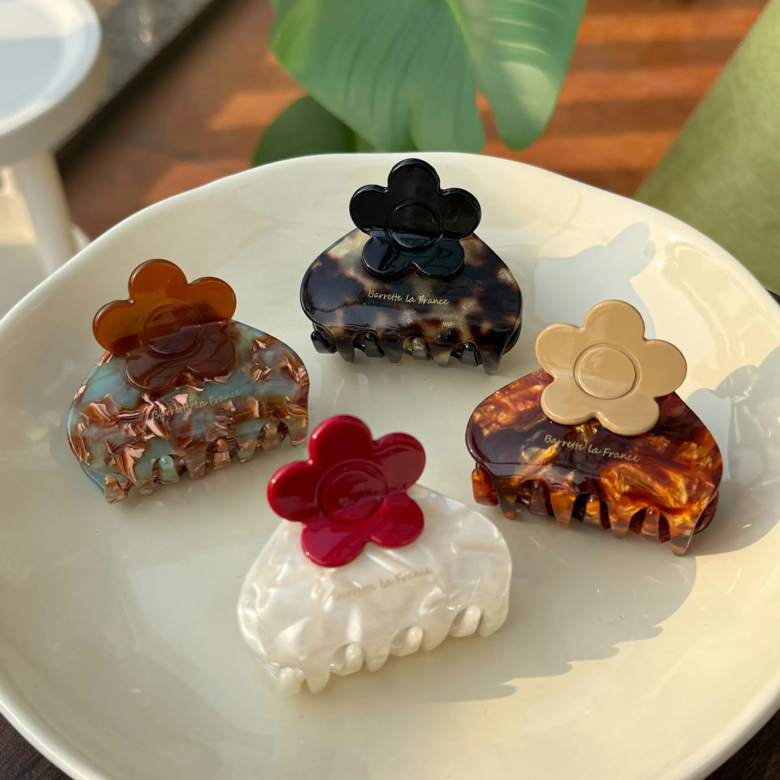 1pc Flower Grip Clip Medium Gold Label Hair Clip Three Dimensional Petal Hair Grip Simple and Sweet Hair Accessories260528BJ