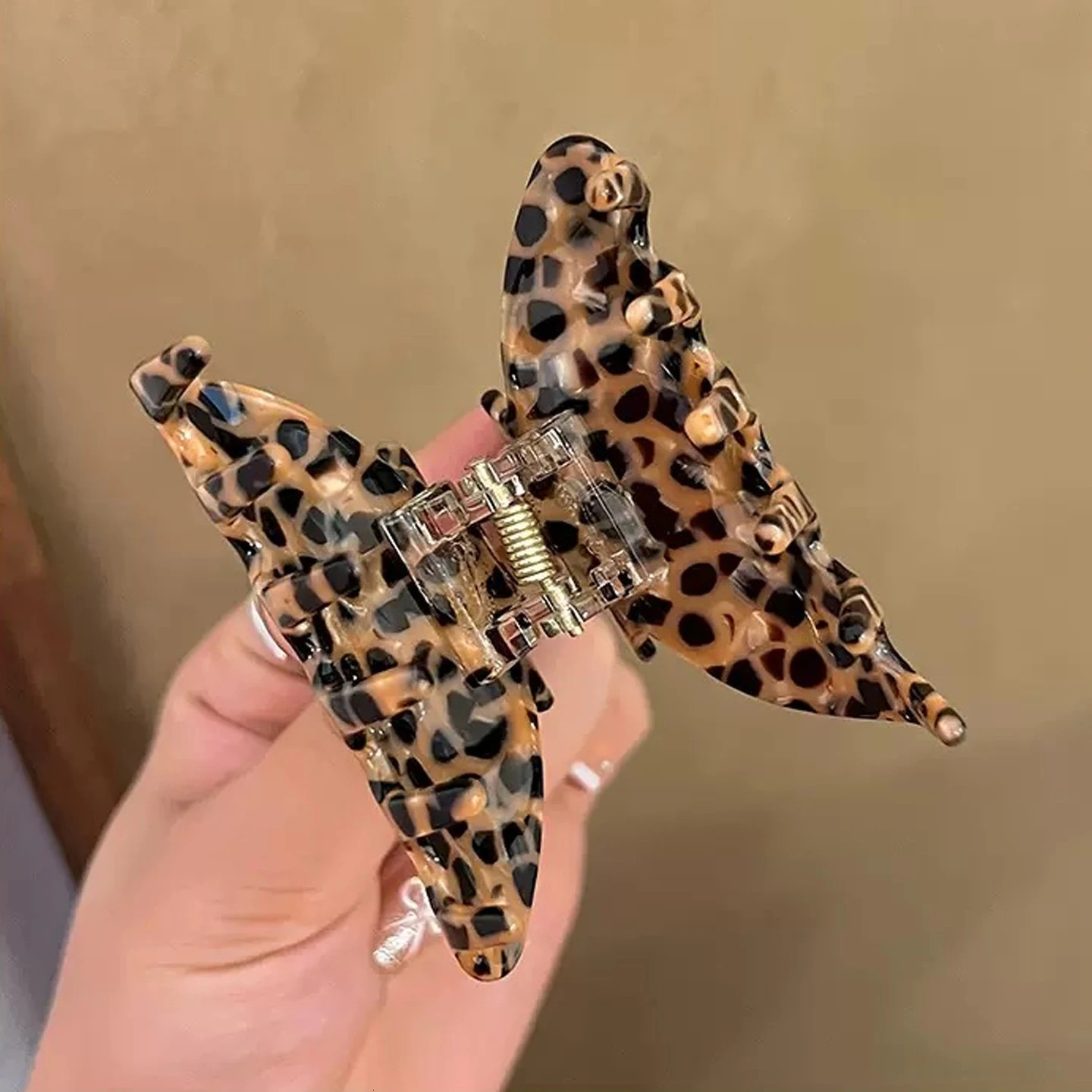 1PC Korean Style Vintage Fashion Speckled Leopard Print Acrylic Hair Clip Womens Bun Hair Claw Clip High-End Shark Clip260528BJ