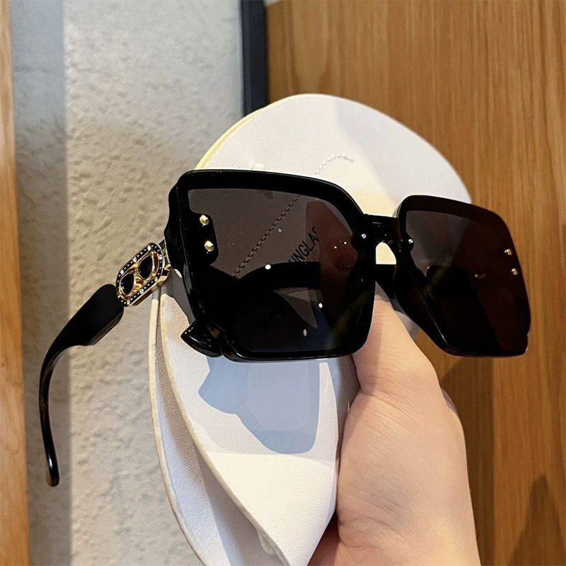 Two-Tone Black Red Oversized Square Gradient Sunglasses with Rhinestone Inlaid Metal Temple for Luxury Party UV Protection Fashion Eyewear - view 3