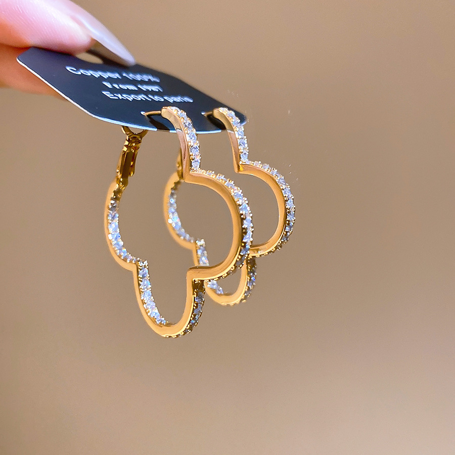Flower earrings for women, fashionable and unique, exaggerated earrings with a high-end feel, light luxury studs earrings - view 5