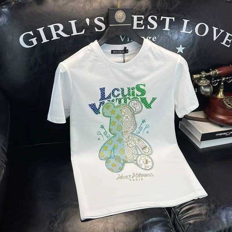 European luxury short-sleeve T-shirt for men in summer versatile and stylish featuring a shy bear print top and pure cotton undershirt.