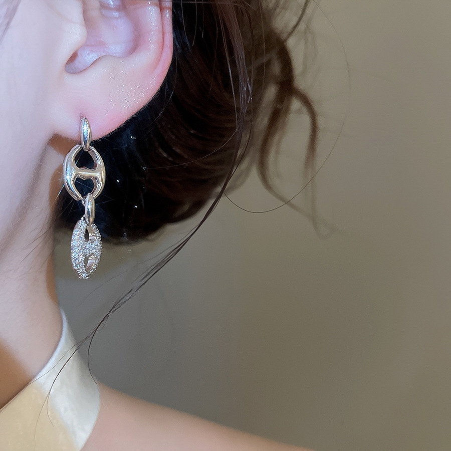 fashionable European and American minimalist style, simple earrings with a light luxury and high-end feel elegant earrings - view 5