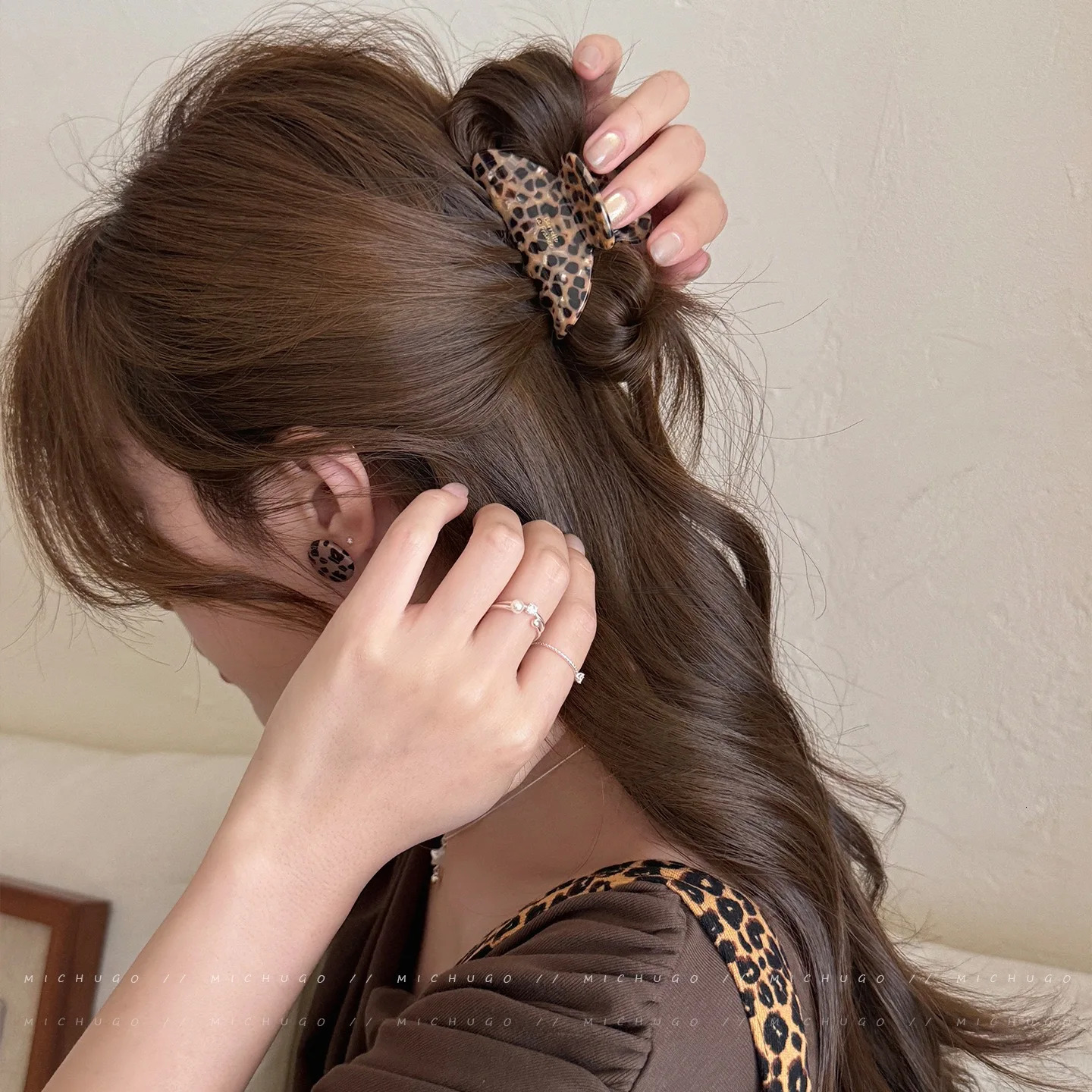 1PC Korean Style Vintage Fashion Speckled Leopard Print Acrylic Hair Clip Womens Bun Hair Claw Clip High-End Shark Clip260528BJ