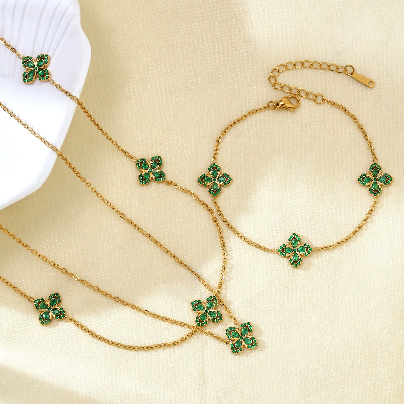 Jewelry Set Four Leaf Clover Necklace Bracelet Retro Style Elegant Gold Plated Stainless Steel Hypoallergenic For Women Gift Anniversary Birthday Part