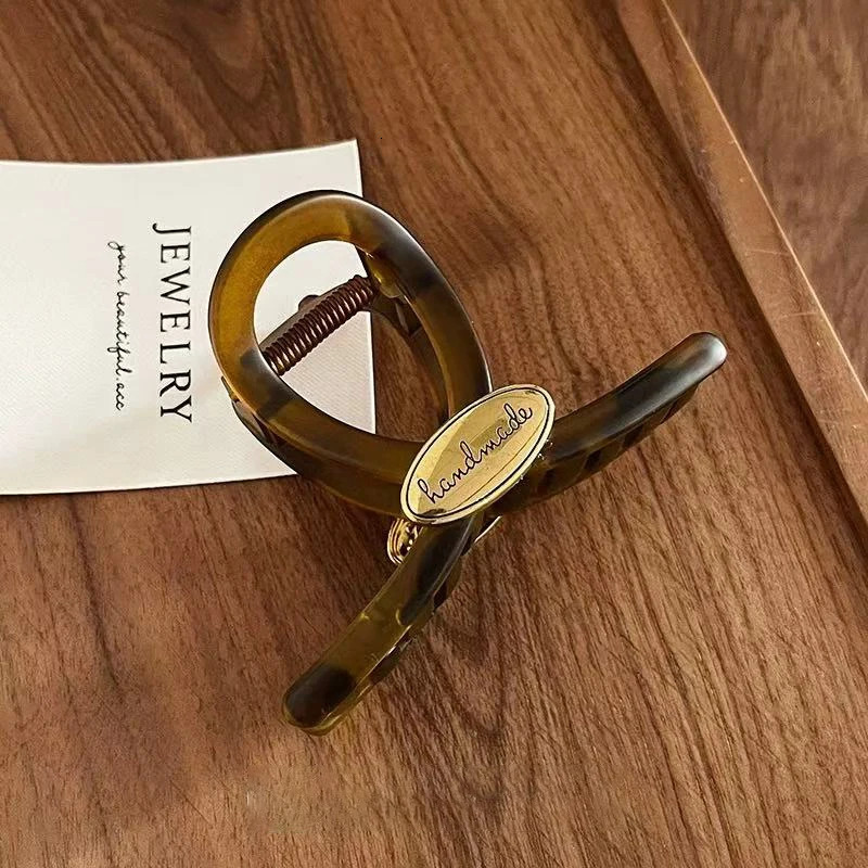 1pc elegant temperament tortoiseshell color golden label letter hair claw womens high-end temperament hairstyle shark clip260528BJ - view 7