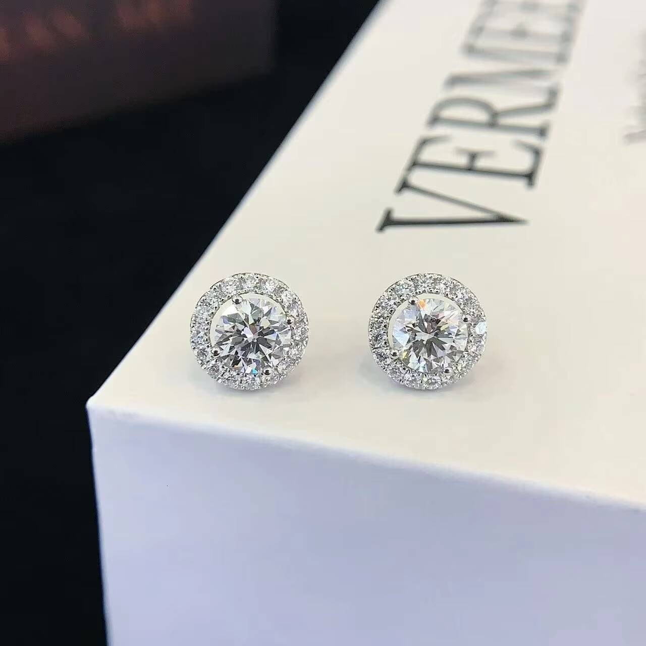 Orecchini A Bottone A Tripla Usura A Quattro Punte In Oro 18 Carati Di Alta Qualità E Alla Moda, Certificato IGI Da 1 Ct, Diamante Coltivato In Labo-image