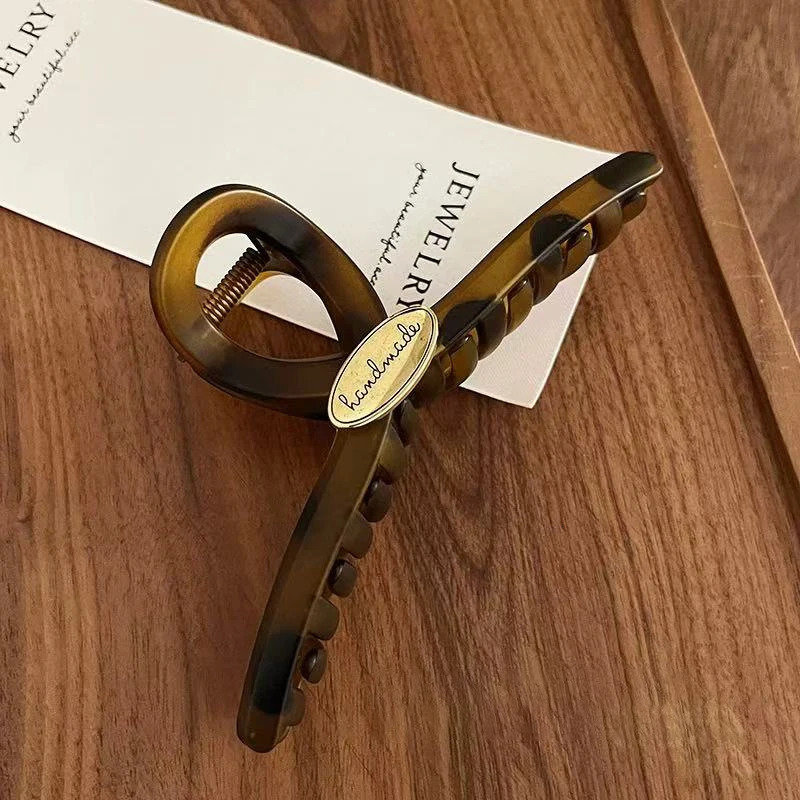 1pc elegant temperament tortoiseshell color golden label letter hair claw womens high-end temperament hairstyle shark clip260528BJ - view 5