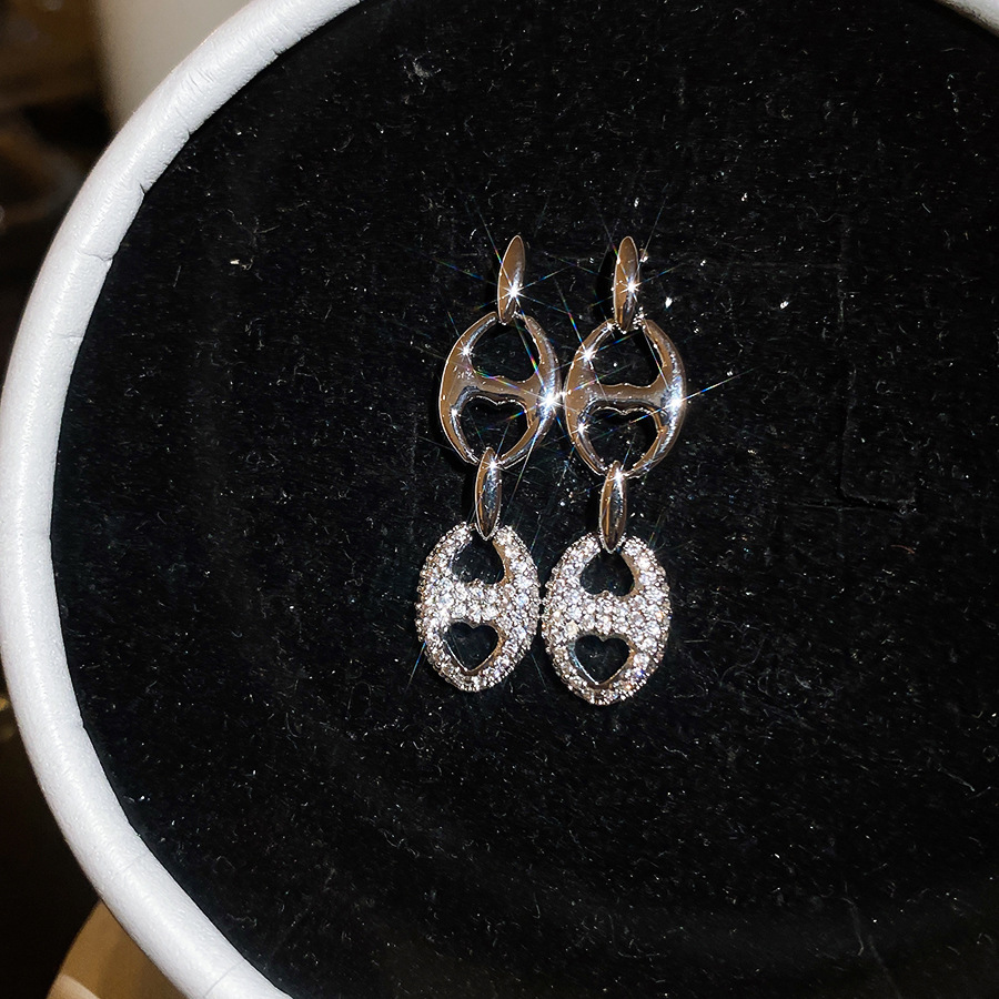 fashionable European and American minimalist style, simple earrings with a light luxury and high-end feel elegant earrings - view 7
