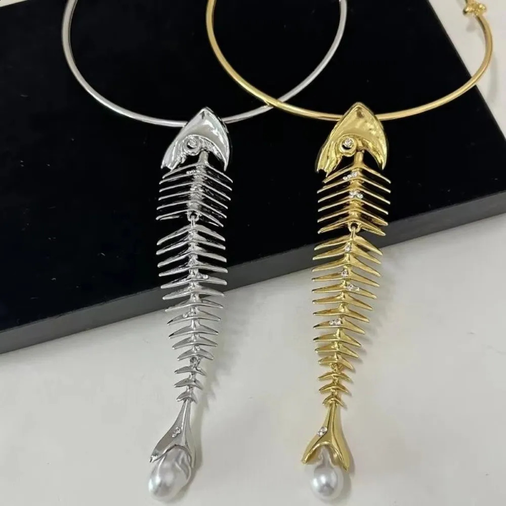 Retro Alloy Big Fish Bone Pendant Exaggerated Choker Necklace Women Novelty n Collar Necklace Jewelry Accessories Gift 260528