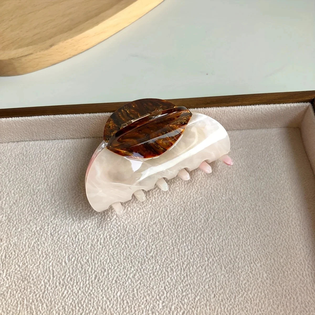 1Pc Elegant Vintage French Hair Clip Two-Tone with Wood Grain Marbled n Perfect for Casual Daily Dressing Cute Hair Clips260528BJ - view 7