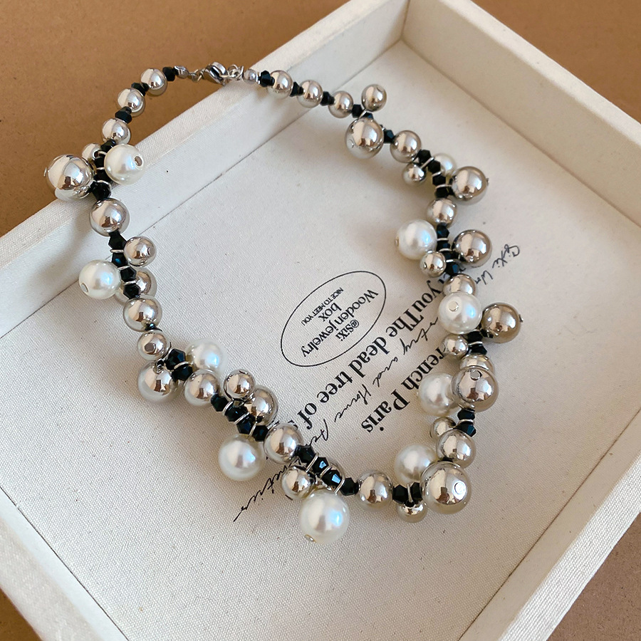 European American cross-border multi-layered pearl necklace, fashionable ins-style collarbone chain with a unique design and niche charm for women - view 9