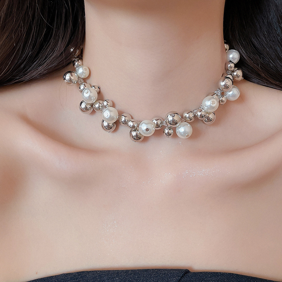 European American cross-border multi-layered pearl necklace, fashionable ins-style collarbone chain with a unique design and niche charm for women - view 4
