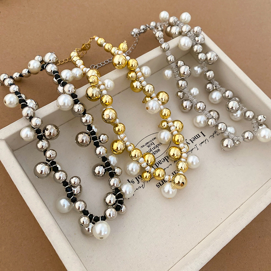 European American cross-border multi-layered pearl necklace, fashionable ins-style collarbone chain with a unique design and niche charm for women - view 3