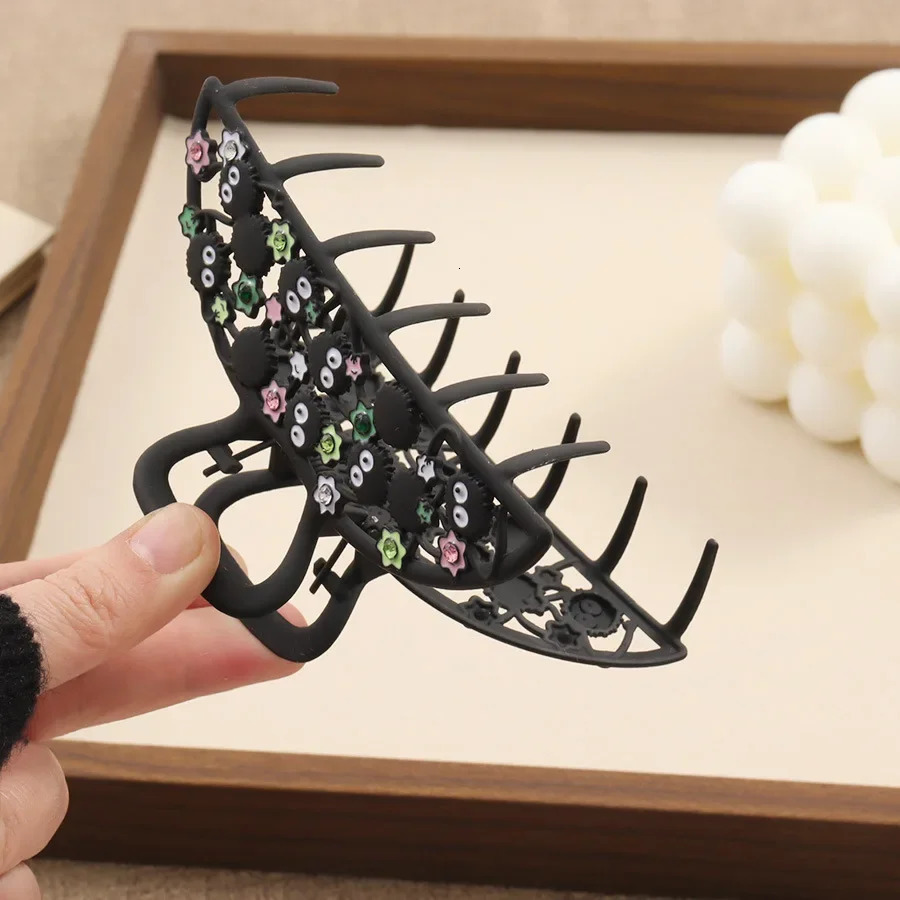 Small Fun Cinderblock Hair Claw Cute Black Cartoon Hair Clip Japan Wacky Claw Clip Shark Clip Hair Accessories for Women Girls260528BJ - view 6