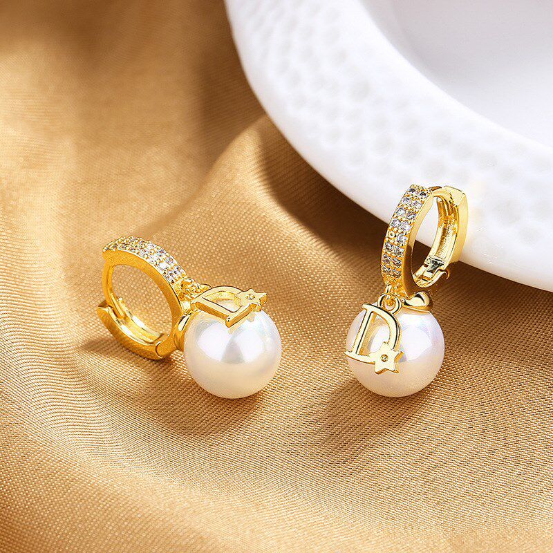 designer 2026 new Pearl Copper Micro-Inlaid Zircon Ear Clips High - end Elegant Versatile Stylish and Exclusive Earrings for Women