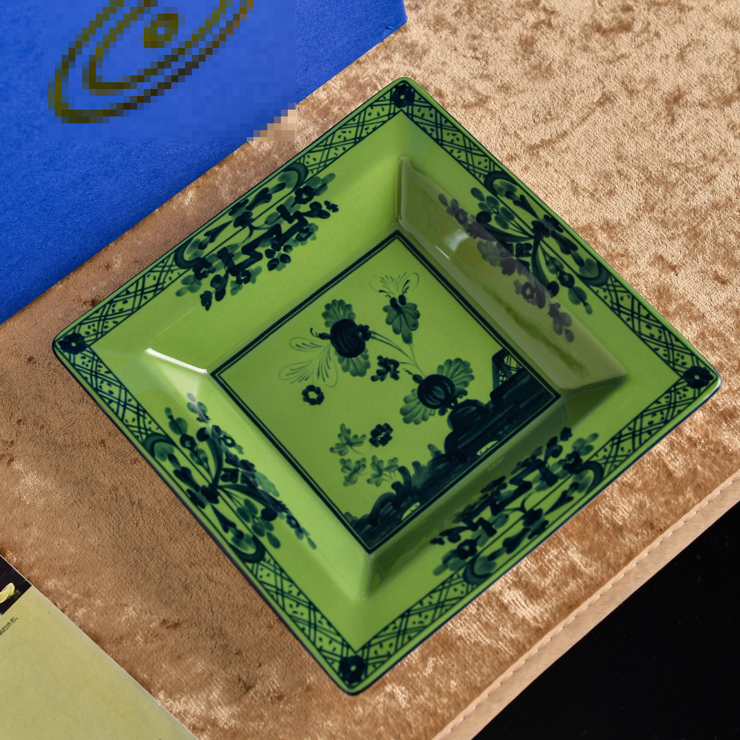 Traditional Chinese Floral Printed Square Ceramic Serving Tray, Green Background Blue Flower Porcelain Platter with Gift Packaging for Afternoon Tea Traditional Chinese Floral Printed Square Ceramic Serving Tray, Green Background Blue Flower Porcelain Platter with Gift Packaging for Afternoon Tea