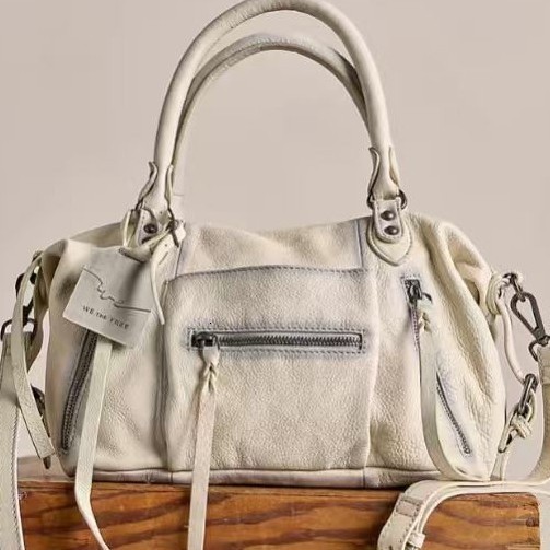 Punkstyle motorcycle bag for women 2026 model largecapacity soft leather shoulder and crossbody tote 240902