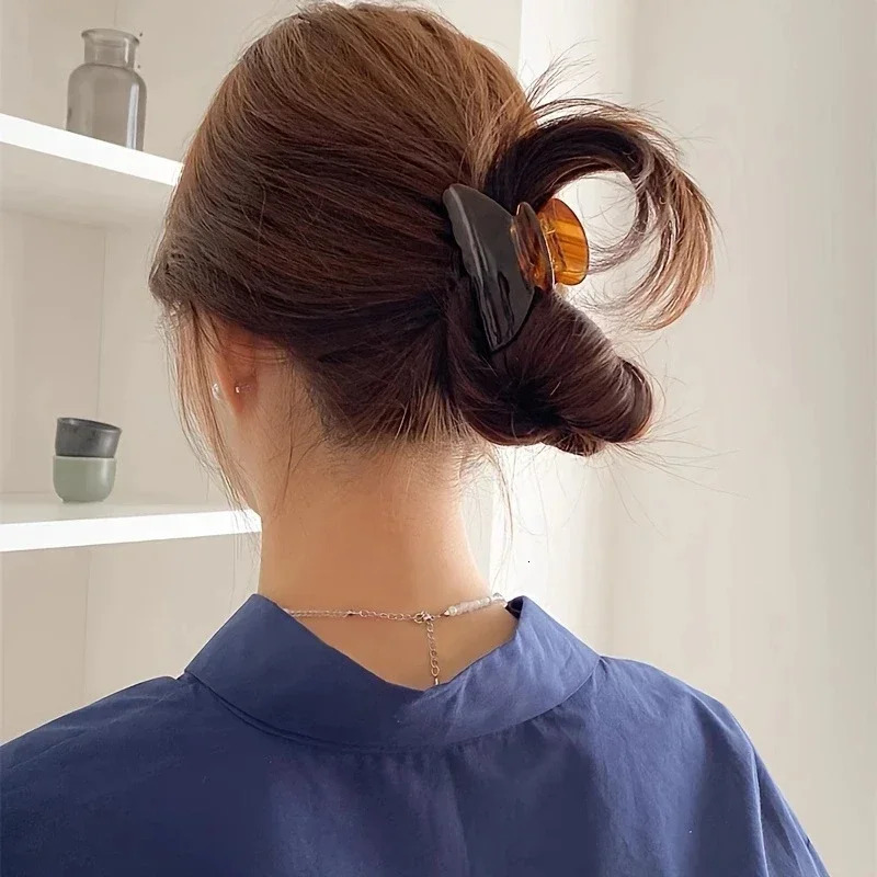 French Womens Hair Clips Elegant Acetate Hair Claw Medium Size Sweet Shark Clip Exquisite Girl Hairs Accessories Headwear 2024260528BJ - view 4