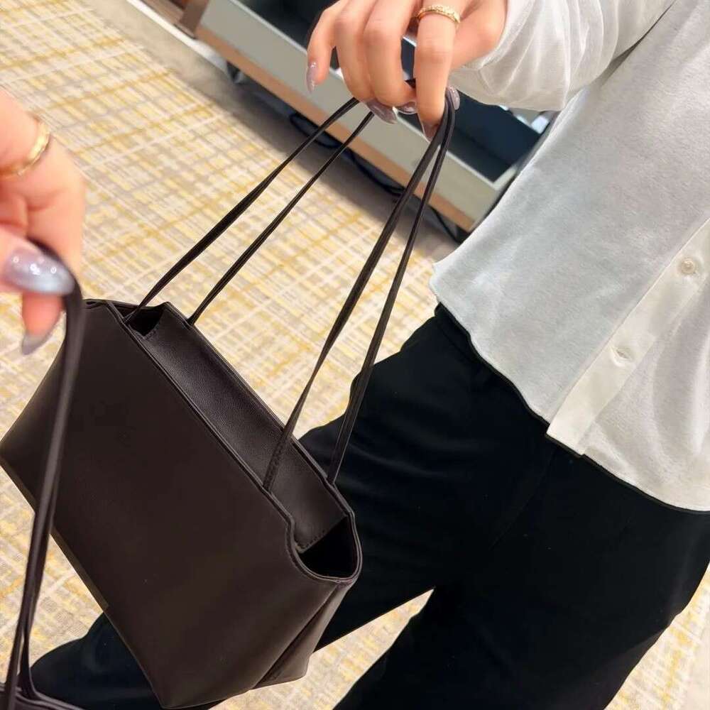 Early Spring New Terrasse Togo Handbag Made Of Sheepskin Inside Out Versatile Minimalist Shoulder And Underarm Bag SENYY