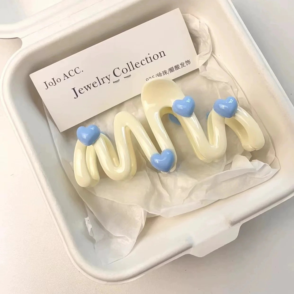 Blue Heart Wave Shaped Hair Claw Cream Color Clips for Women Sweet Cute Irregular Shark Clip Large Ponytail Clip Hairpins 105CM260528BJ - view 5