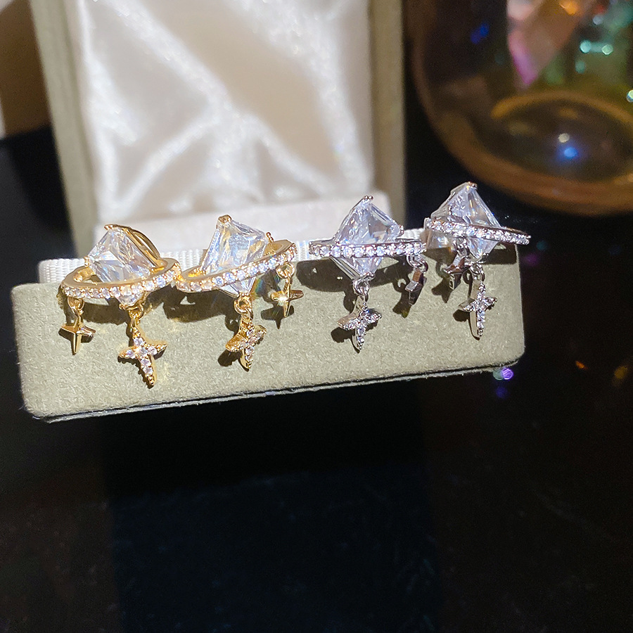 New square zircon four-pointed star for women, niche exquisite, with a cool minimalist style, elegant and compact earrings - view 8