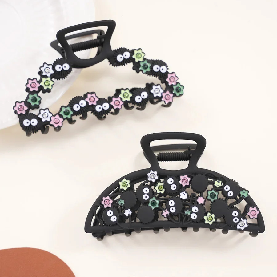 Small Fun Cinderblock Hair Claw Cute Black Cartoon Hair Clip Japan Wacky Claw Clip Shark Clip Hair Accessories for Women Girls260528BJ - view 4