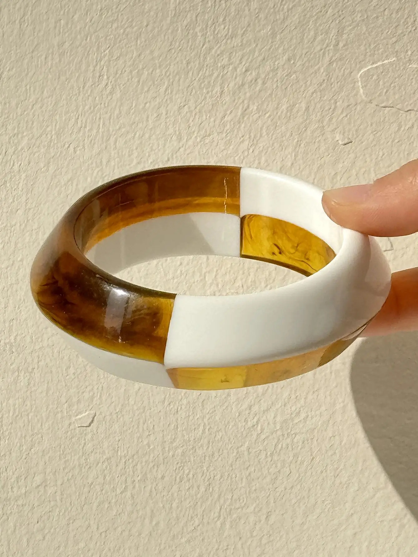 Twisted Shaped Irregular Off-white Resin Bracelet for Women Girl Summer Vacation Bangle HUANZHI 2025 INS260528BJ - view 5