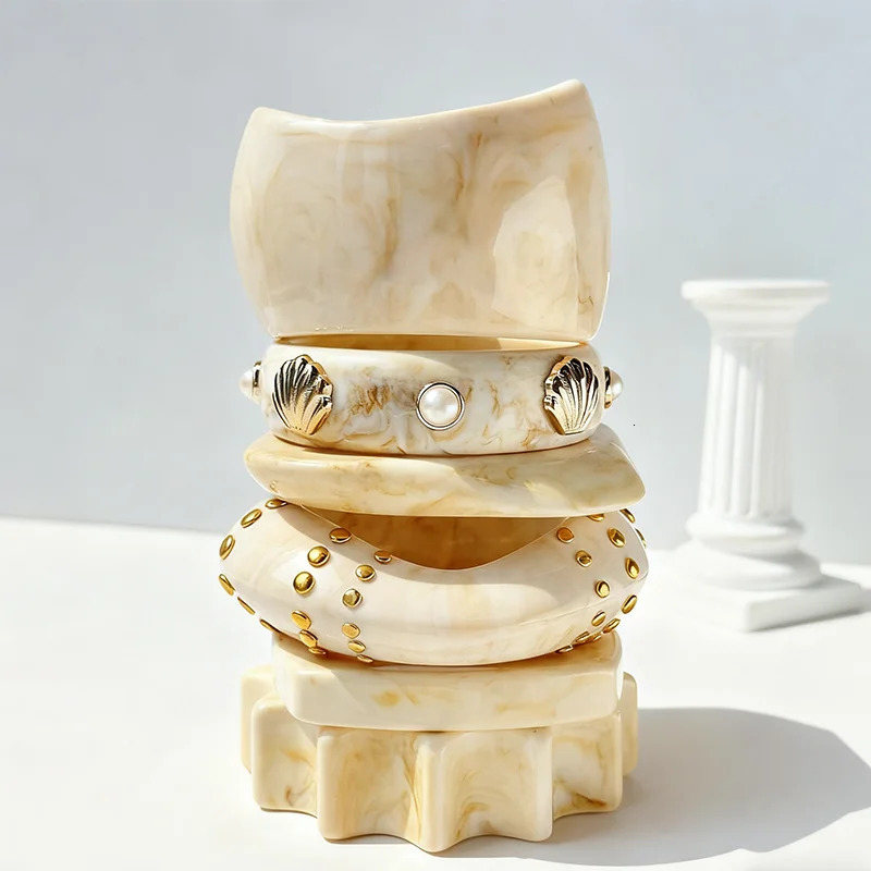 Autumn/Winter Collection Off-White Geometric Irregular Resin Bracelet Thick Wide-Band Womens Fashion Jewelry Accessory260528BJ