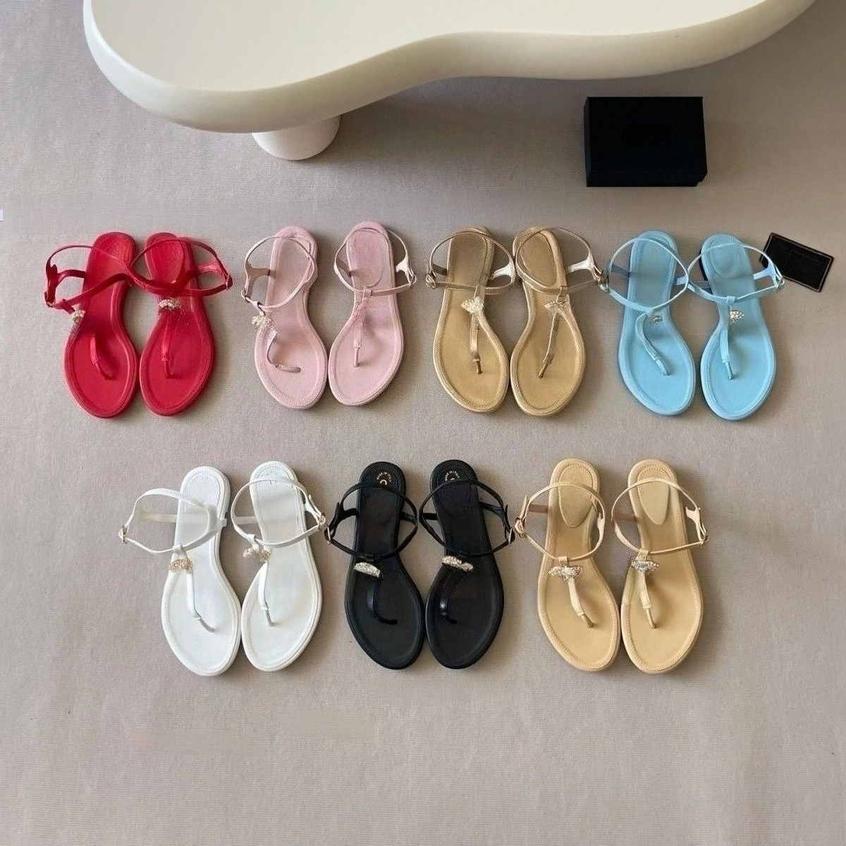 CC Camellia Designer Shoes Women Rhinestone Crystal Logo T-Strap Flip Flop Sandals Flat Heel Slippers Summer Open Toe Ankle Buckle Beach Casual Dress Shoes Size 35-42