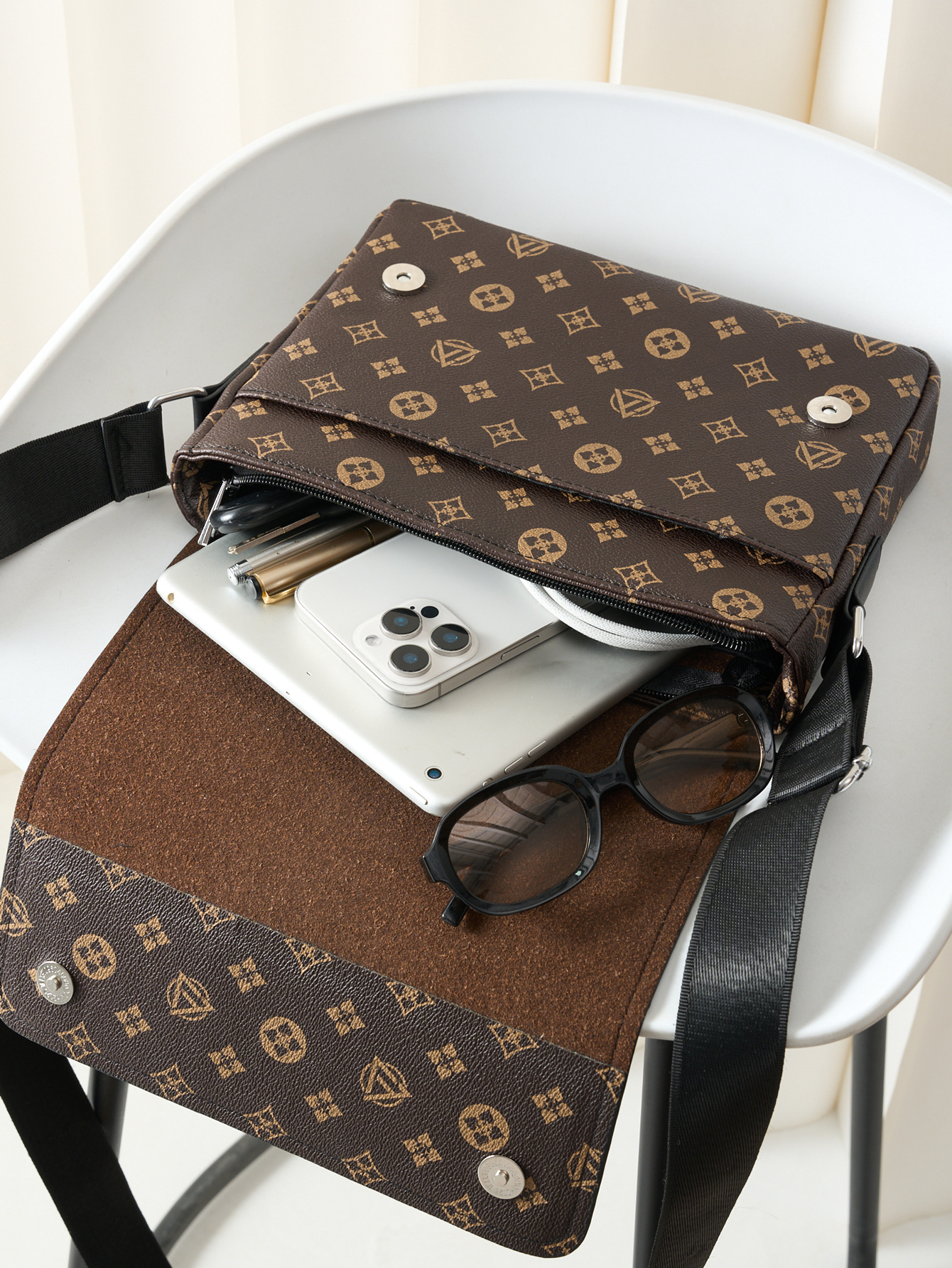 Hot Sale Vintage Monogram Casual Flap Crossbody Bag, Business Commuter Portable Shoulder Bag, Lightweight Large Capacity for Travel