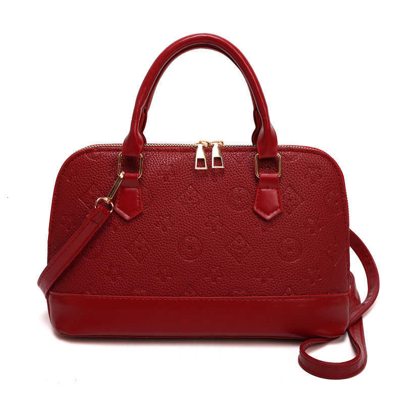 Vintage-style handbag for women, 2026 new model, European and American fashionable printed tote bag, versatile and large capacity shell-shaped handbag