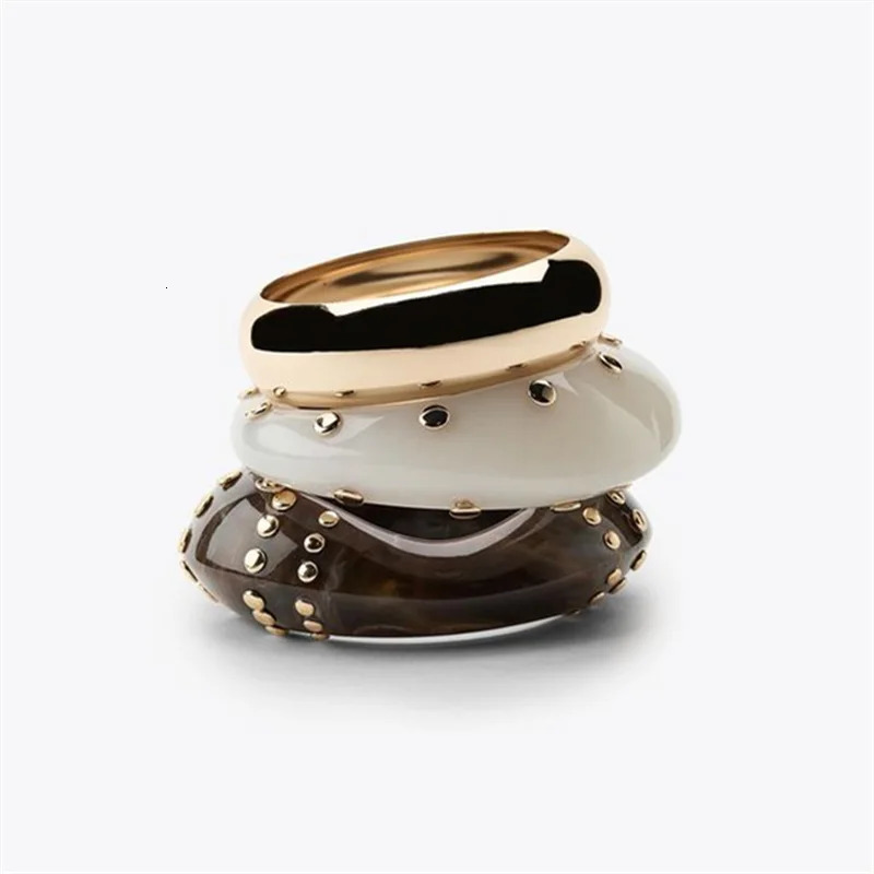 HUANZHI Exaggerated Vintage Irregular Rivet Resin Bracelet Fashion Geometric Chunky Punk Jewelry for Women Autumn Winter 260528BJ - view 4