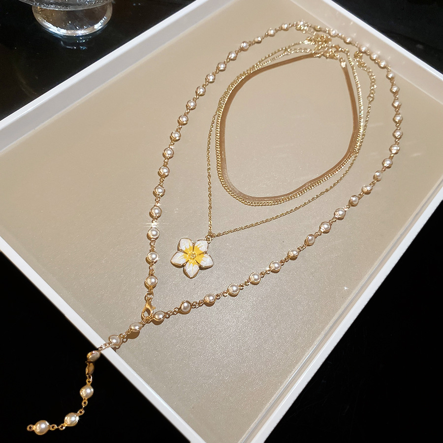 Crystal bead pendant necklace with oil-drip floral design, vintage court style collarbone chain, light luxury high-end jewelry wholesale - view 4