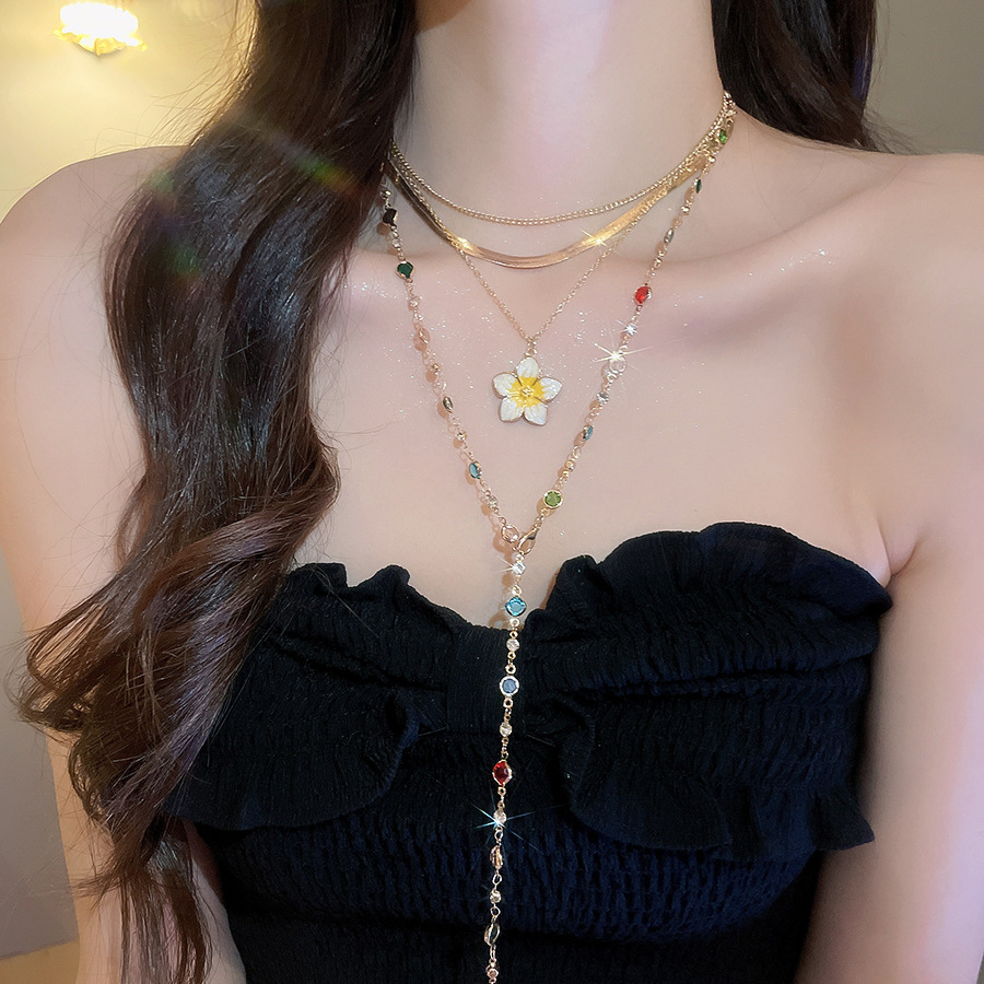 Crystal bead pendant necklace with oil-drip floral design, vintage court style collarbone chain, light luxury high-end jewelry wholesale - view 3