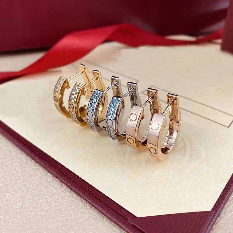 Luxury fashion stainless steel high-end luxury couple high-end jewelry non allergic women's earrings come with original cloth bags as a gift