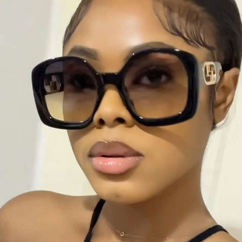 Luxury Brand Designer Sunglasses Large-Frame Square Hollow-Out Sunglasses, Street Style, Runway Fashion, Influencer-Approved, Natural Look, High-End F