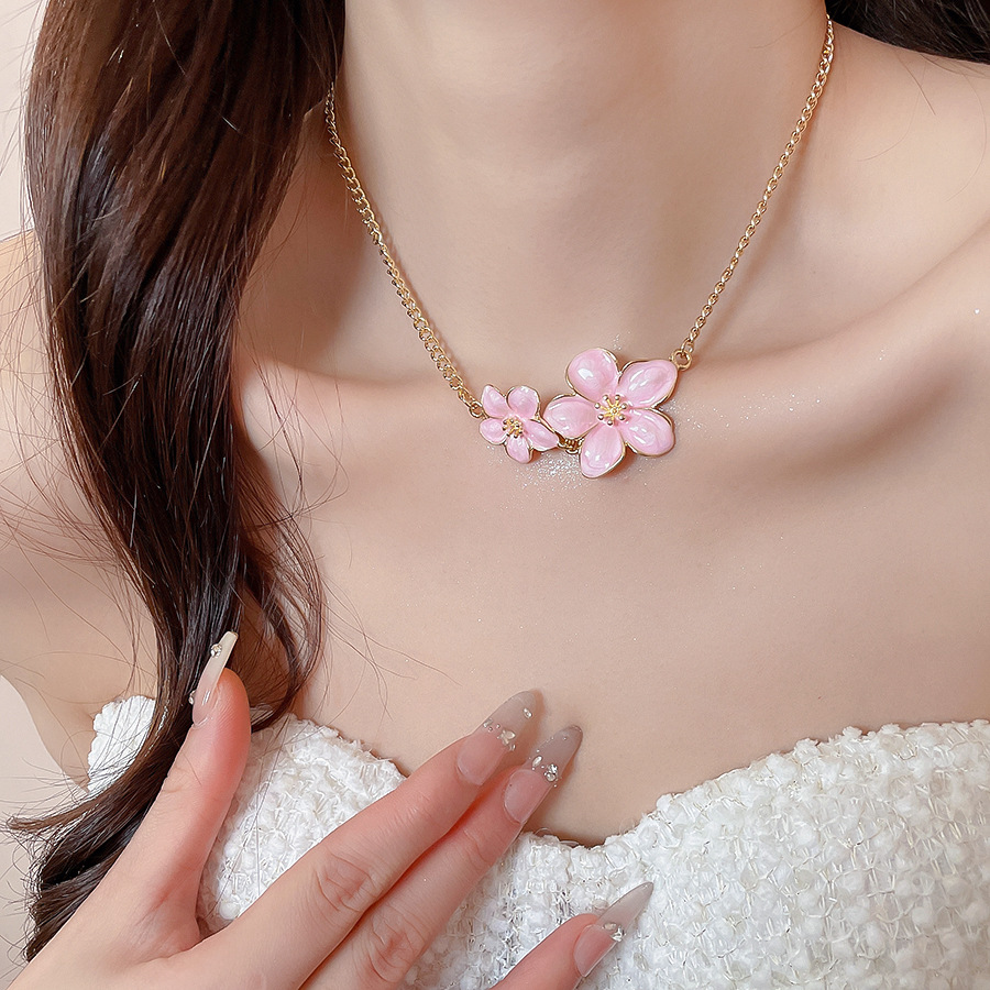 Flower Necklace for Women, Summer Versatile High-End Clavicle Chain, Light Luxury Fashionable Design, Elegant Neck Chain - view 5