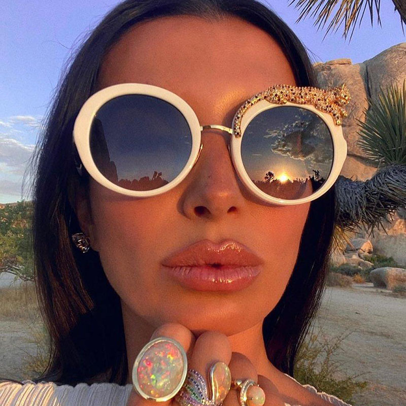 Top Designer Luxury Men's Sunglasses 2026 New Anti Blue Light Glasses Women's Leopard Print Head Diamond Inlaid Circular Frame Fashionable High-end Riding Glasses
