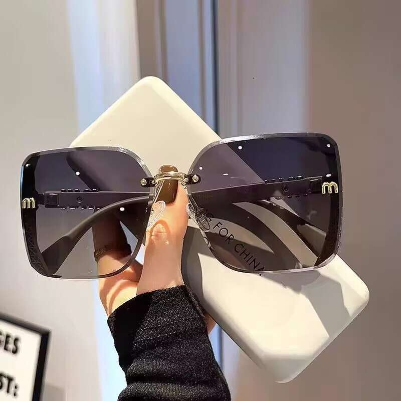 Luxury Brand Designer Sunglasses New Women's Sunglasses For Cross-Border Foreign Trade, Polarized, Uv-Protective, High-End, Suitable For European
