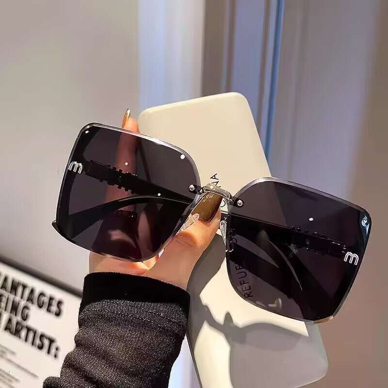 Luxury Brand Designer Sunglasses New Women's Sunglasses For Cross-Border Foreign Trade, Polarized, Uv-Protective, High-End, Suitable For European