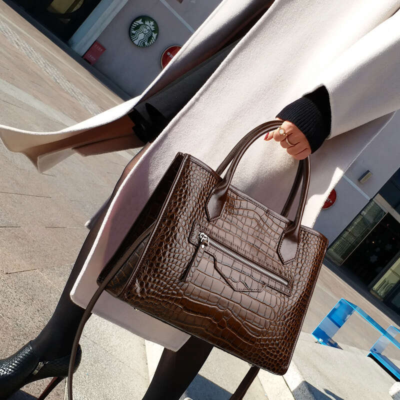 Women Genuine Leather Large Capacity Tote Shoulder Handbag For Commuting High End Versatile SENYY