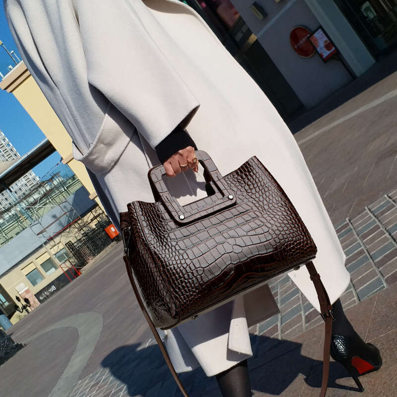 Women Genuine Leather Large Capacity Embossed Shoulder Handbag High End Commuter Versatile Everyday SENYY
