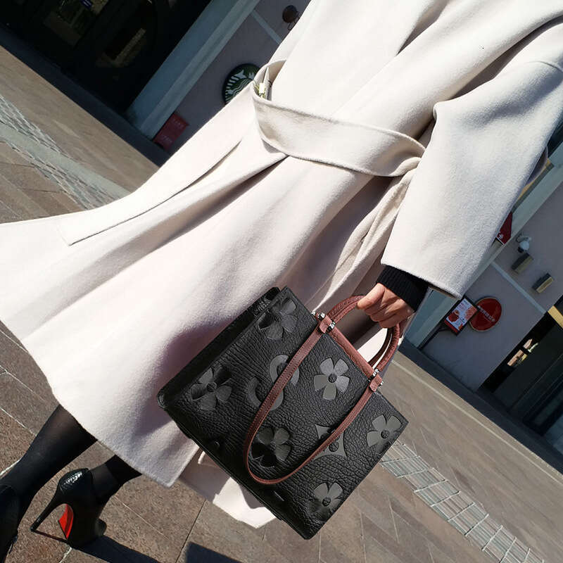 Women Autumn Winter Versatile Shoulder Handbag Large Capacity Crossbody Bag Trendy For Daily Commuting SENYY