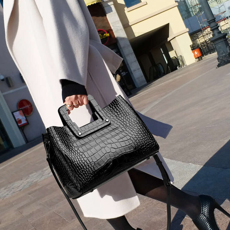 Women Genuine Leather Large Capacity Embossed Shoulder Handbag High End Commuter Versatile Everyday SENYY