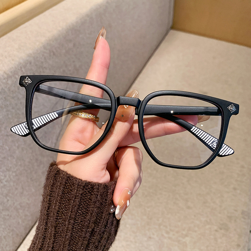 Luxury Designer Crafted Retro Square Eyeglass Frame, Luxury Embossed Flower Decor Black Clear Lens Glasses, Premium Fashion Eyewear For Decor Daily Us - view 5