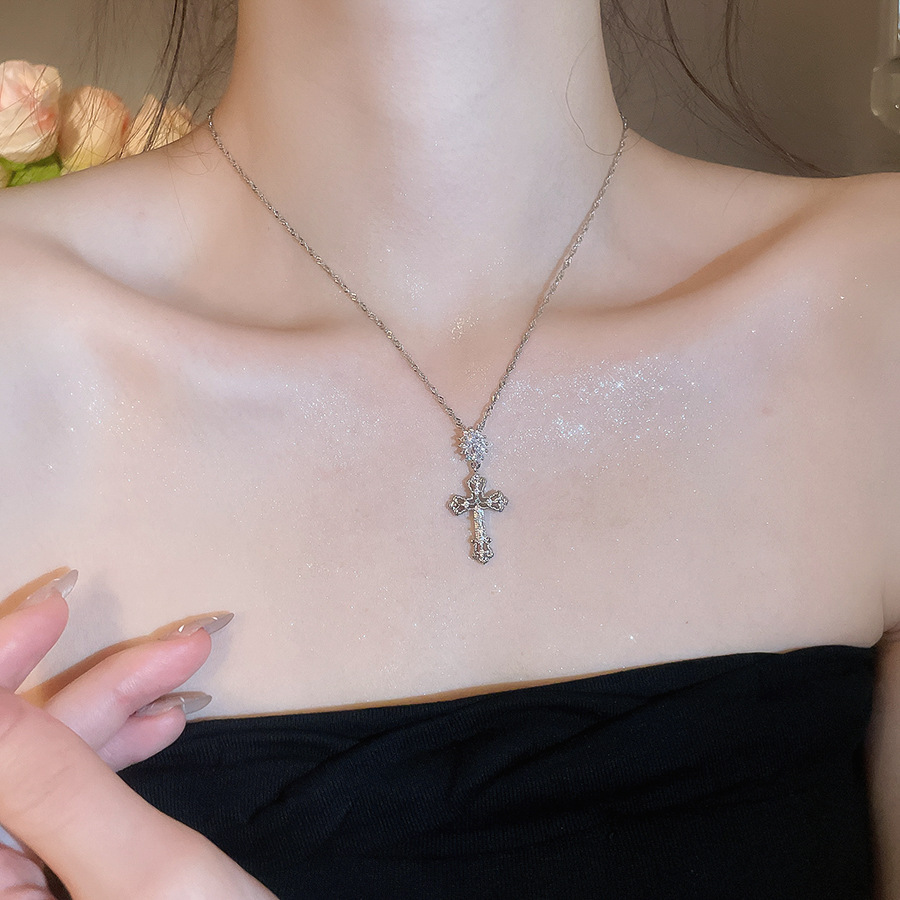 Cross Diamond Necklace for Women, Light Luxury Niche Trendy Cool Girl Choker, High-end Clavicle Chain, Hip-hop Style Accessory - view 7